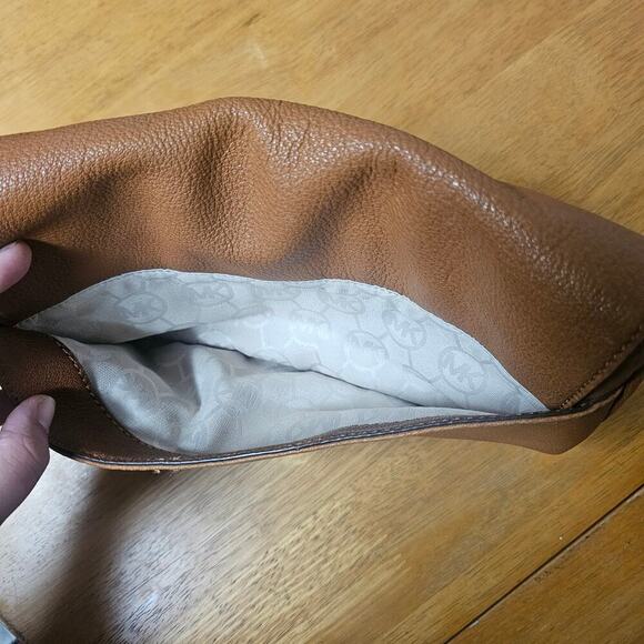 Michael Kors Lock & Key Tan Brown Leather Small Shoulder Bag Quiet Luxury Purse - Picture 3 of 7